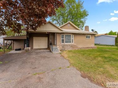 658 N 3550 E, MENAN, ID 83201