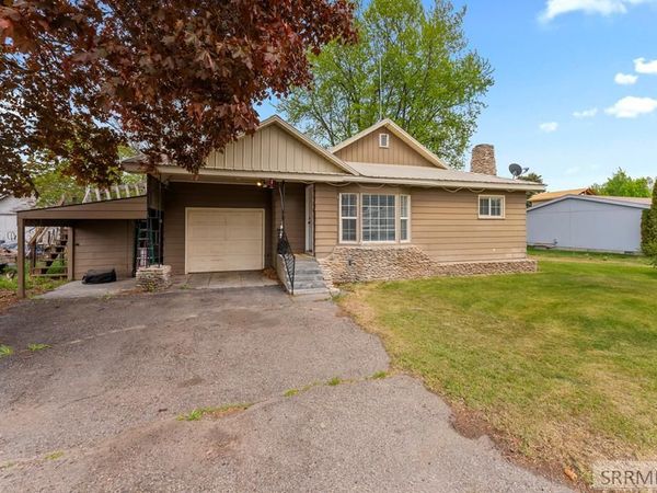 658 N 3550 E, MENAN, ID 83434