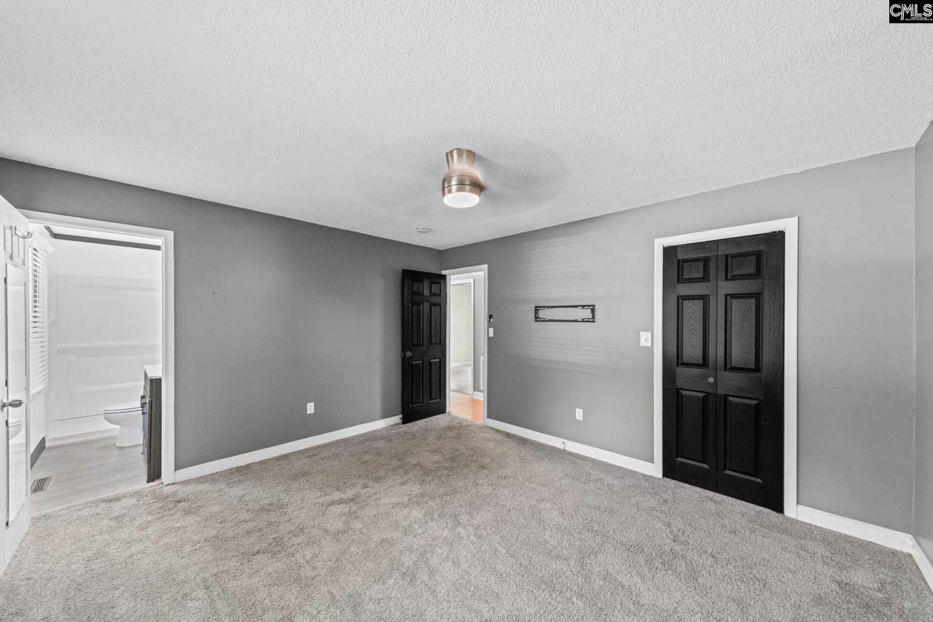 628 Hampton Circle Photo 16
