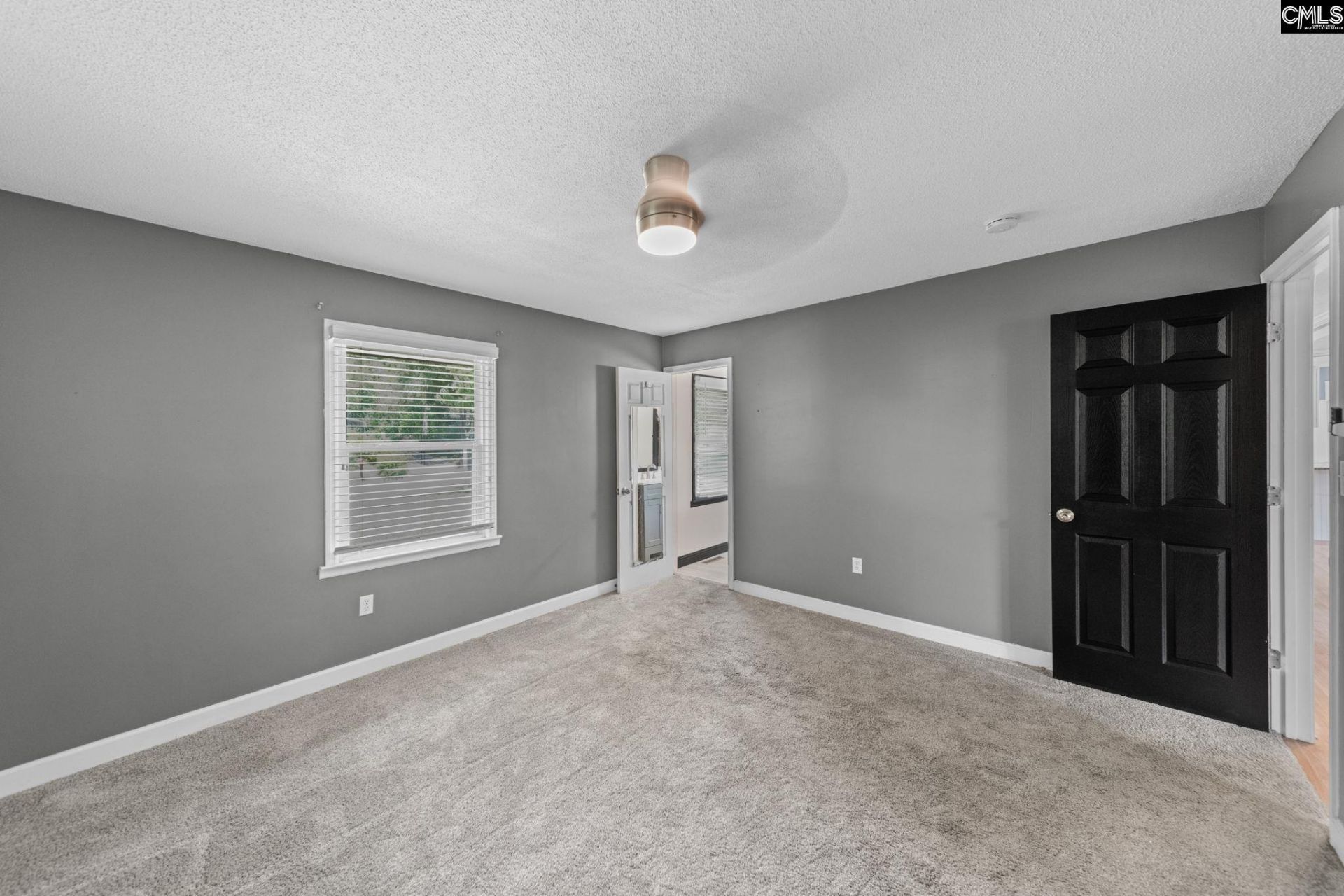 628 Hampton Circle Photo 17