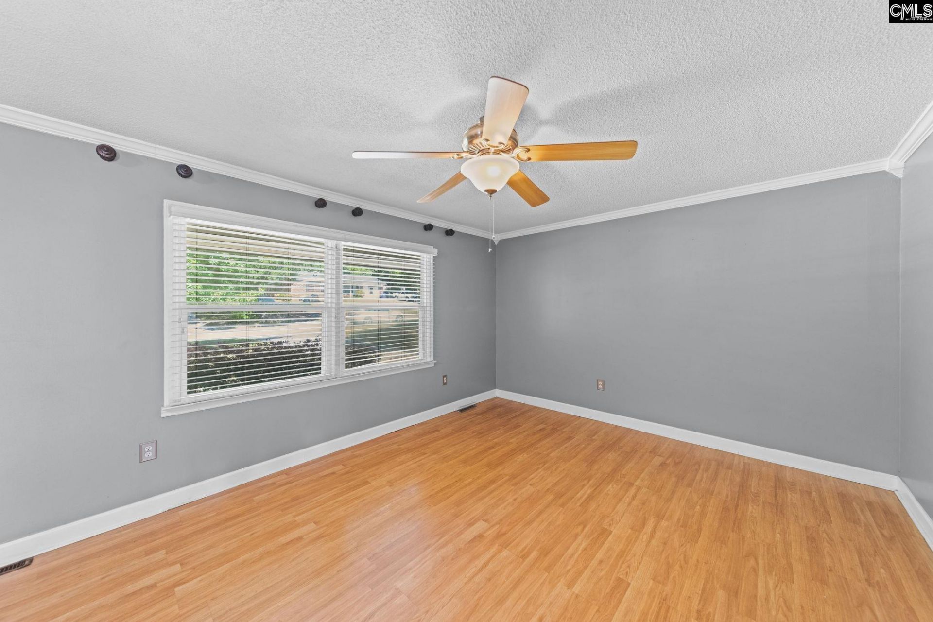628 Hampton Circle Photo 5