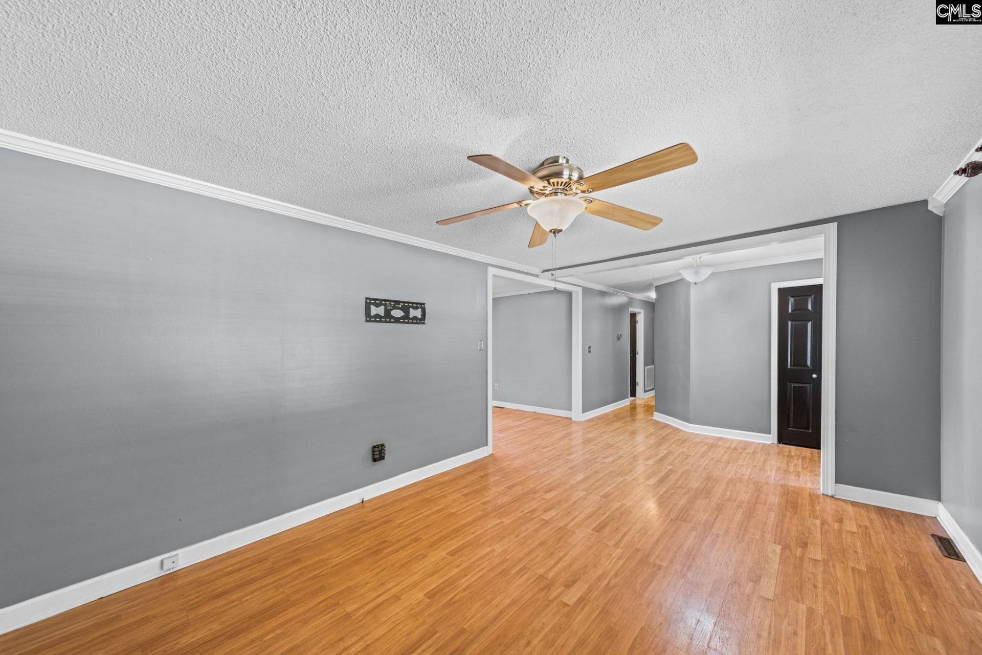 628 Hampton Circle Photo 7