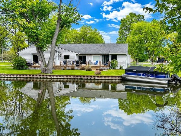 9831 Kress Road, Hamburg Twp, MI 48169
