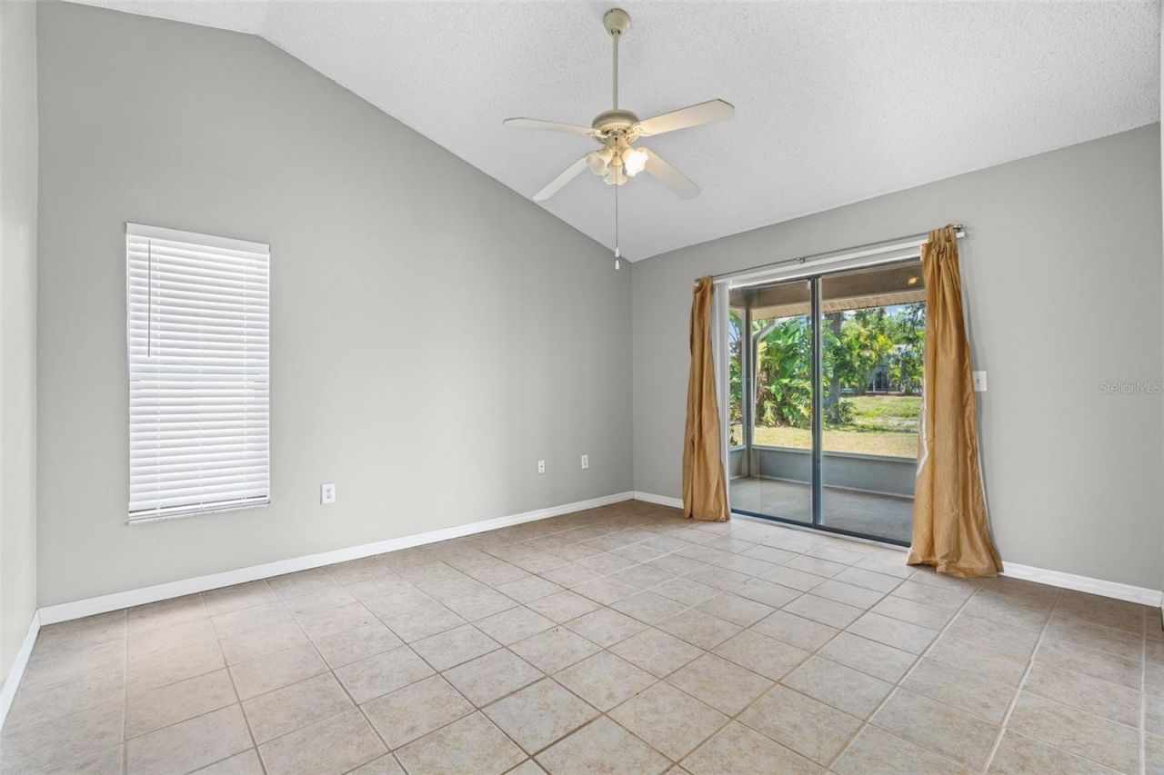 7807 38th Court E, Sarasota, FL 34243 Photo