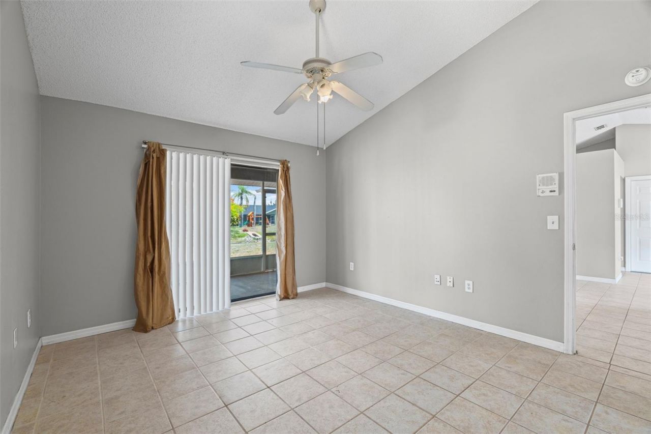 7807 38th Court E, Sarasota, FL 34243 Photo
