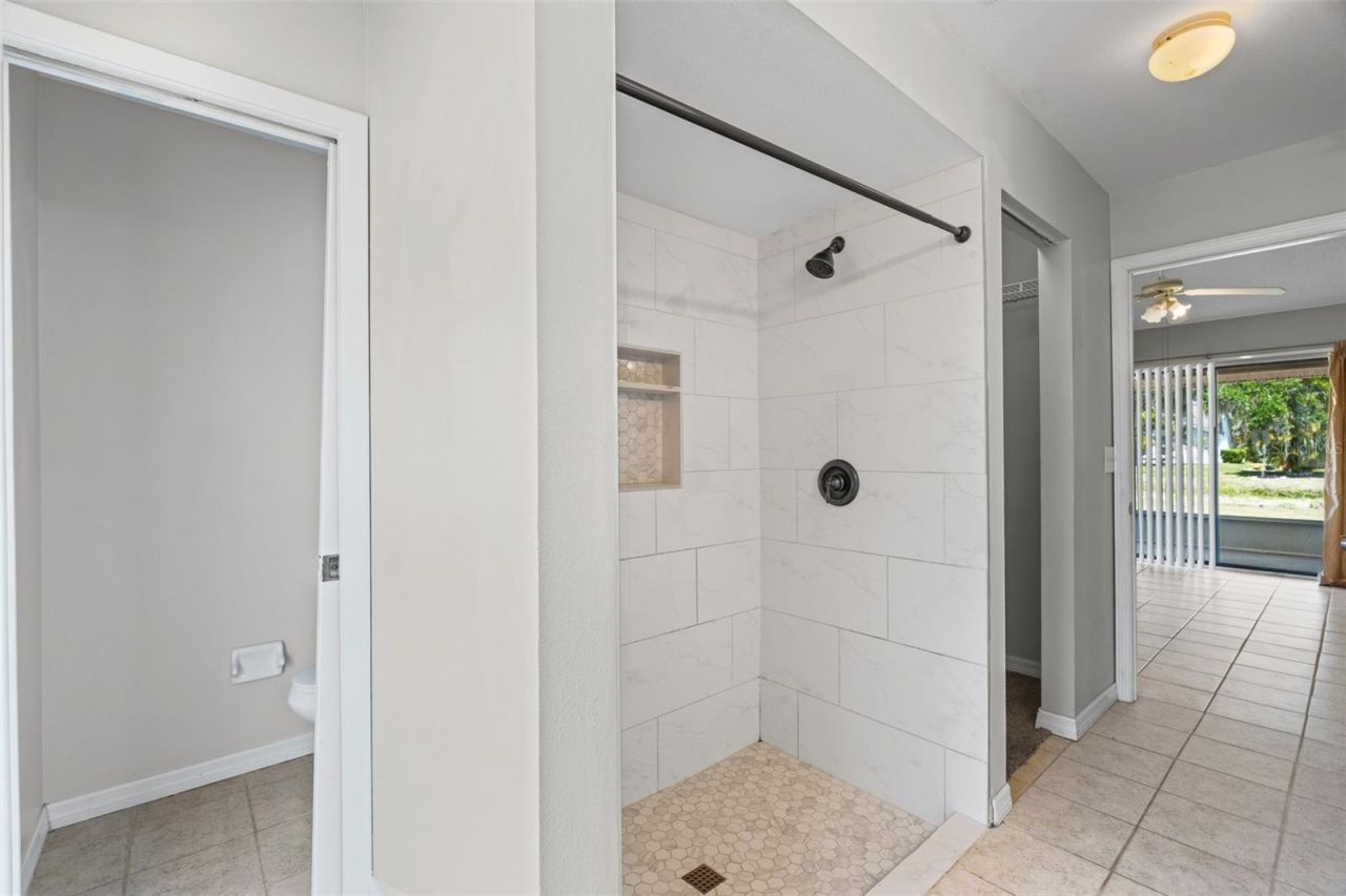 7807 38th Court E, Sarasota, FL 34243 Photo