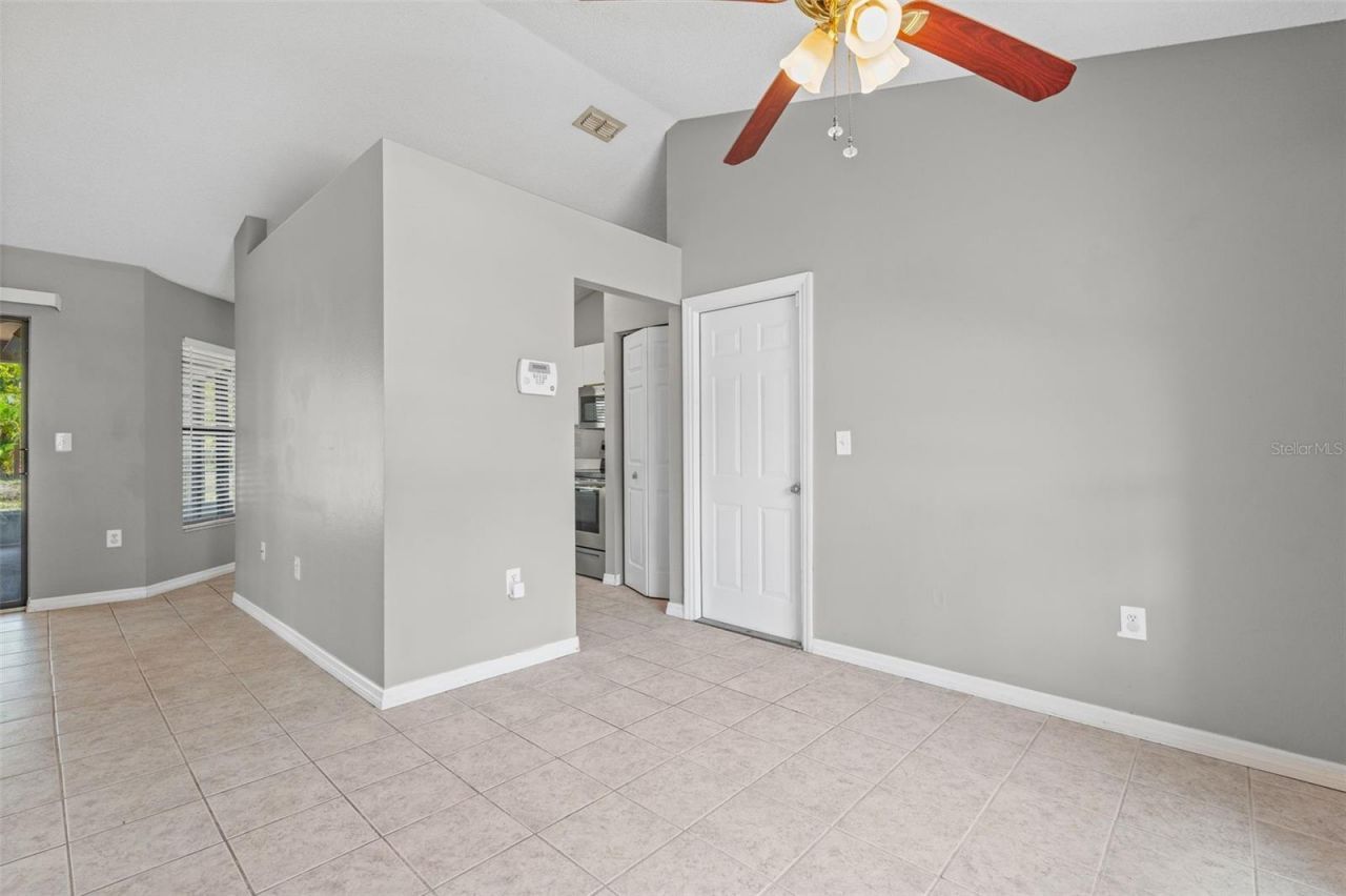 7807 38th Court E, Sarasota, FL 34243 Photo