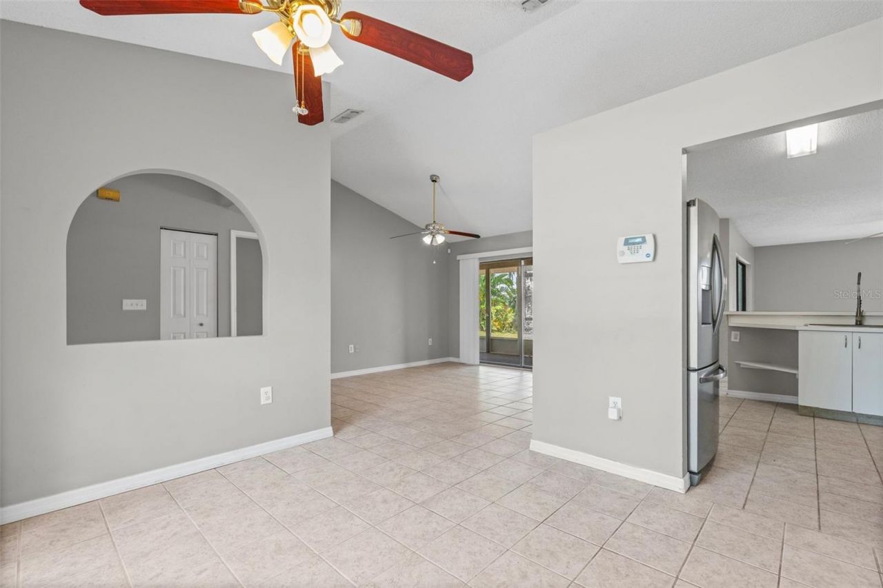 7807 38th Court E, Sarasota, FL 34243 Photo