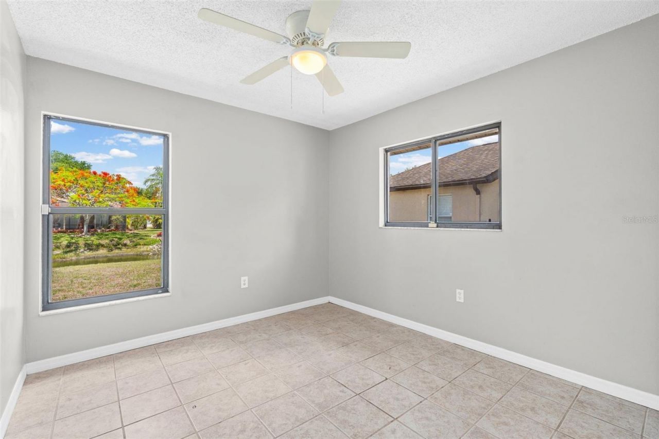 7807 38th Court E, Sarasota, FL 34243 Photo