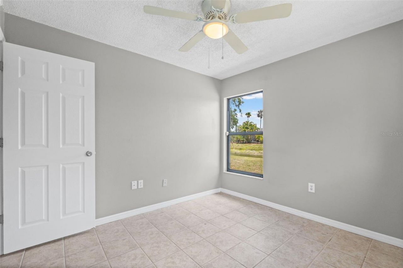 7807 38th Court E, Sarasota, FL 34243 Photo