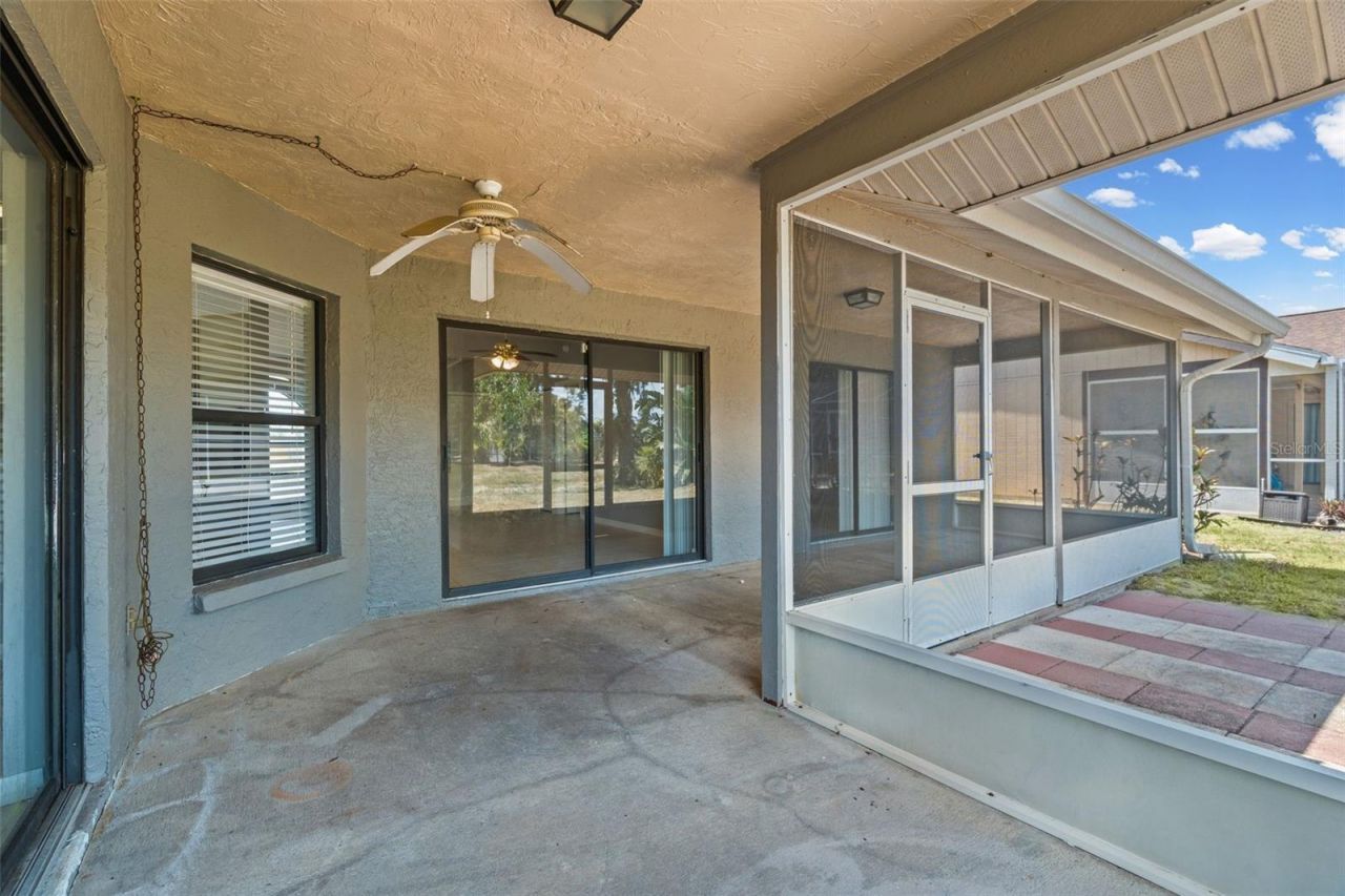 7807 38th Court E, Sarasota, FL 34243 Photo