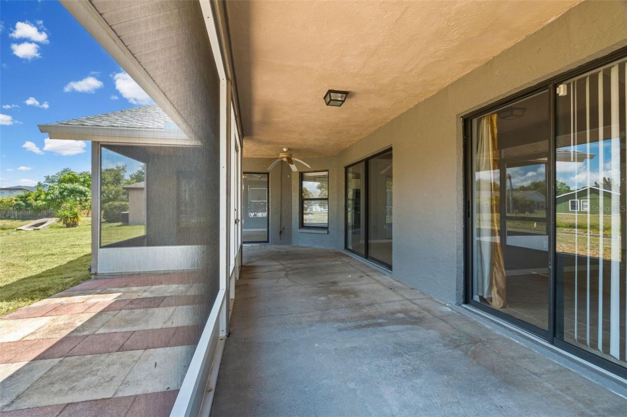 7807 38th Court E, Sarasota, FL 34243 Photo