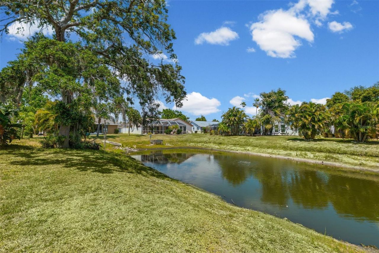 7807 38th Court E, Sarasota, FL 34243 Photo