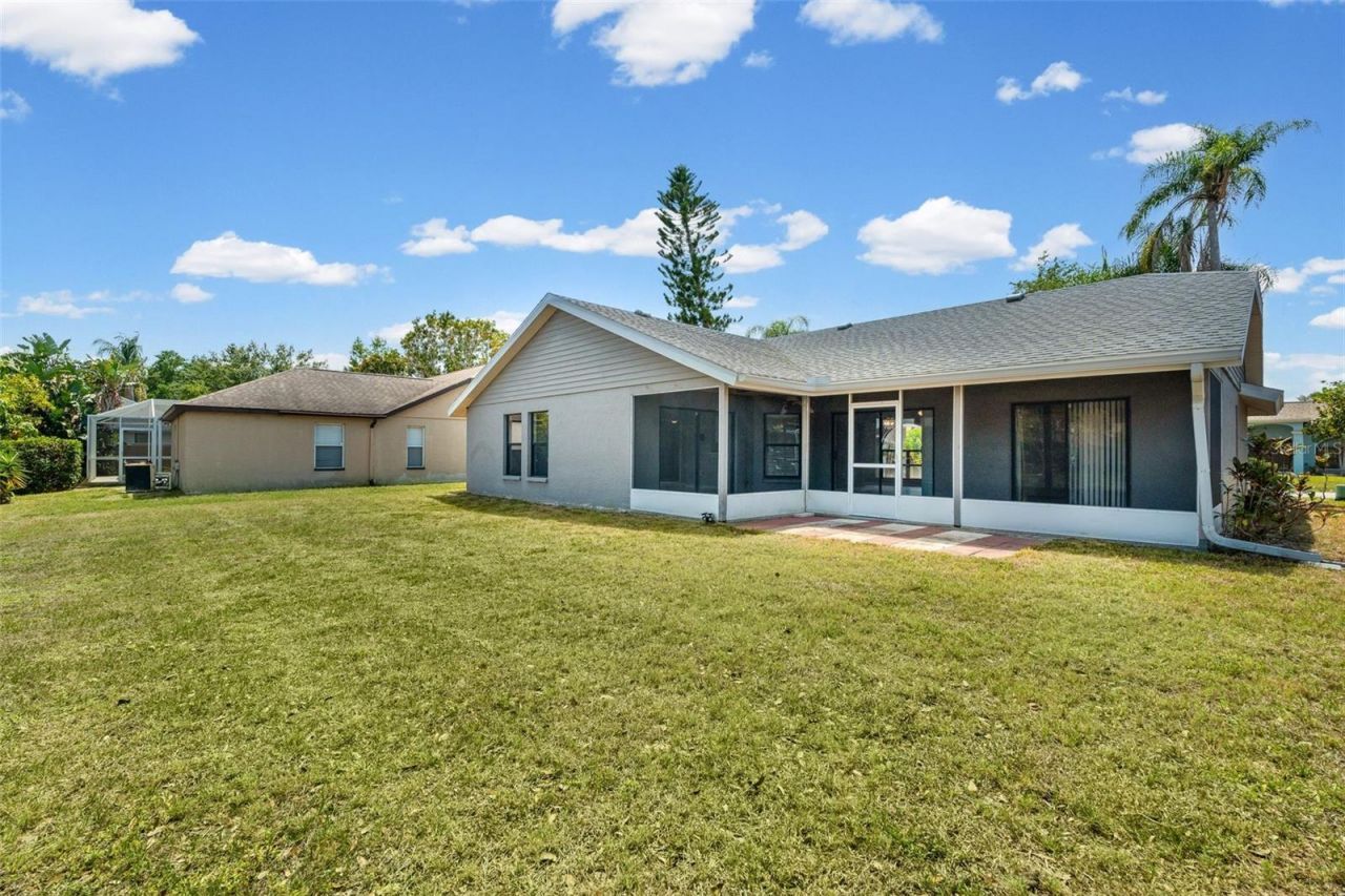 7807 38th Court E, Sarasota, FL 34243 Photo