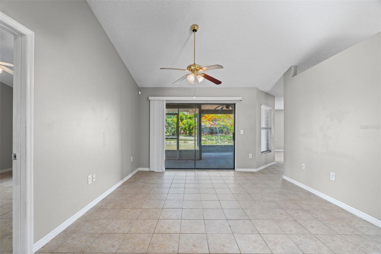 7807 38th Court E, Sarasota, FL 34243 Photo