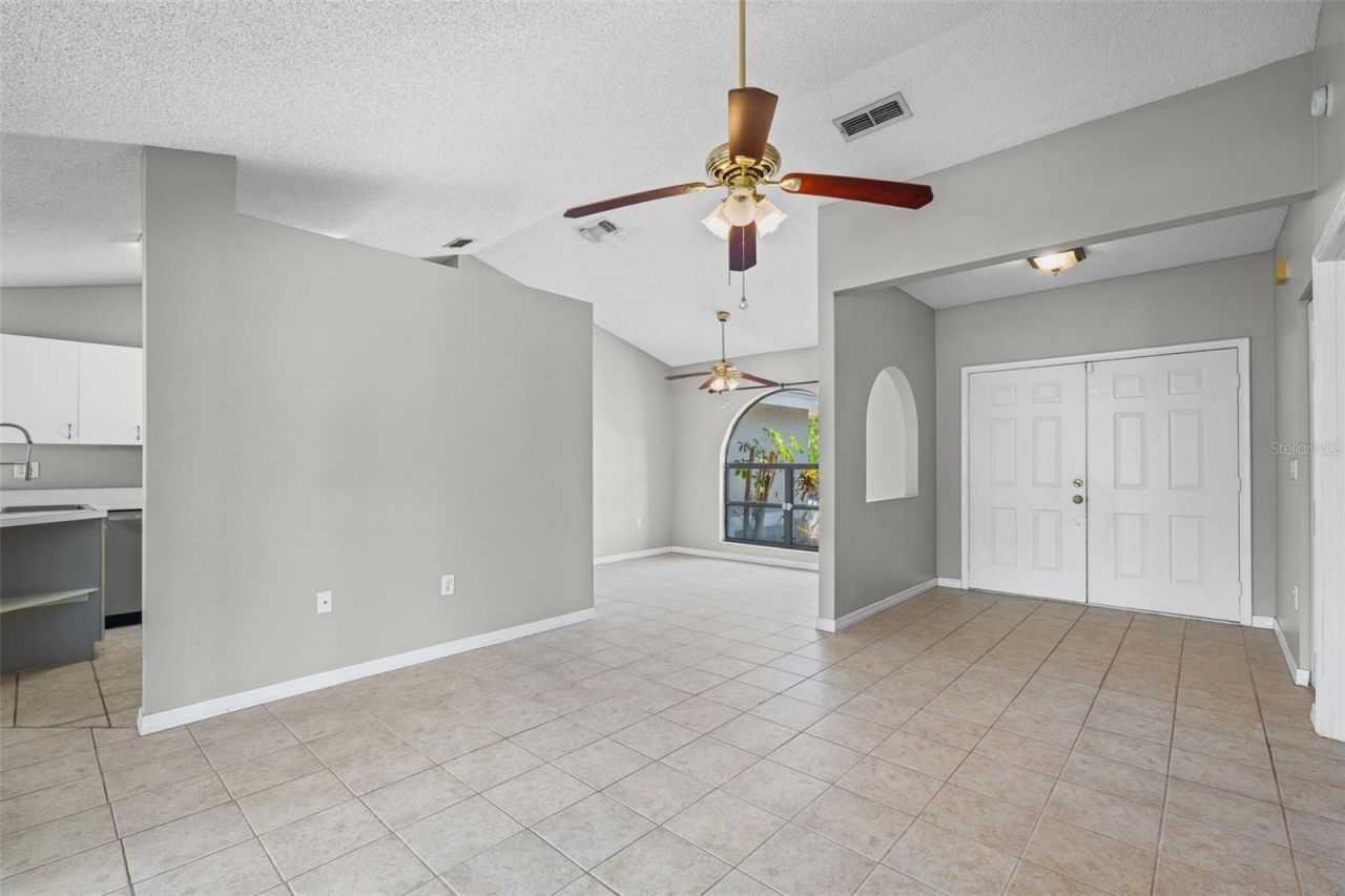 7807 38th Court E, Sarasota, FL 34243 Photo