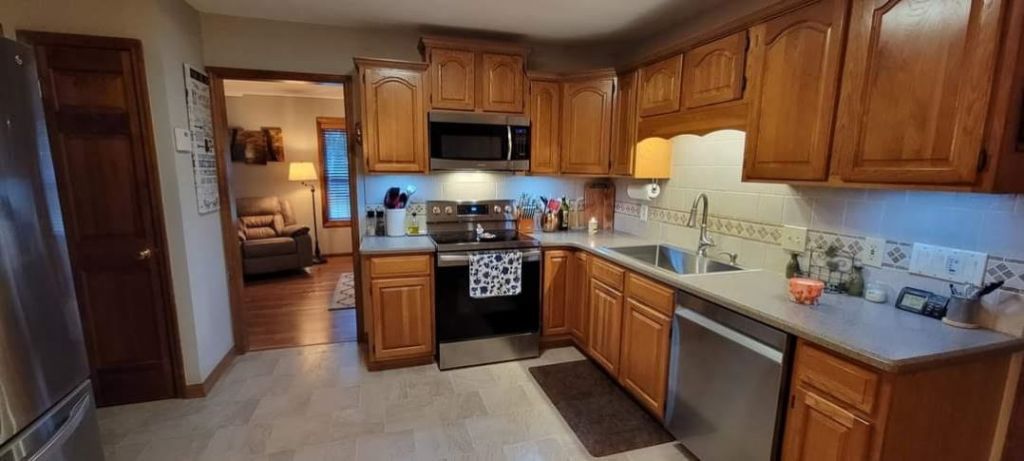 404 Ashwood Ln. Photo 10