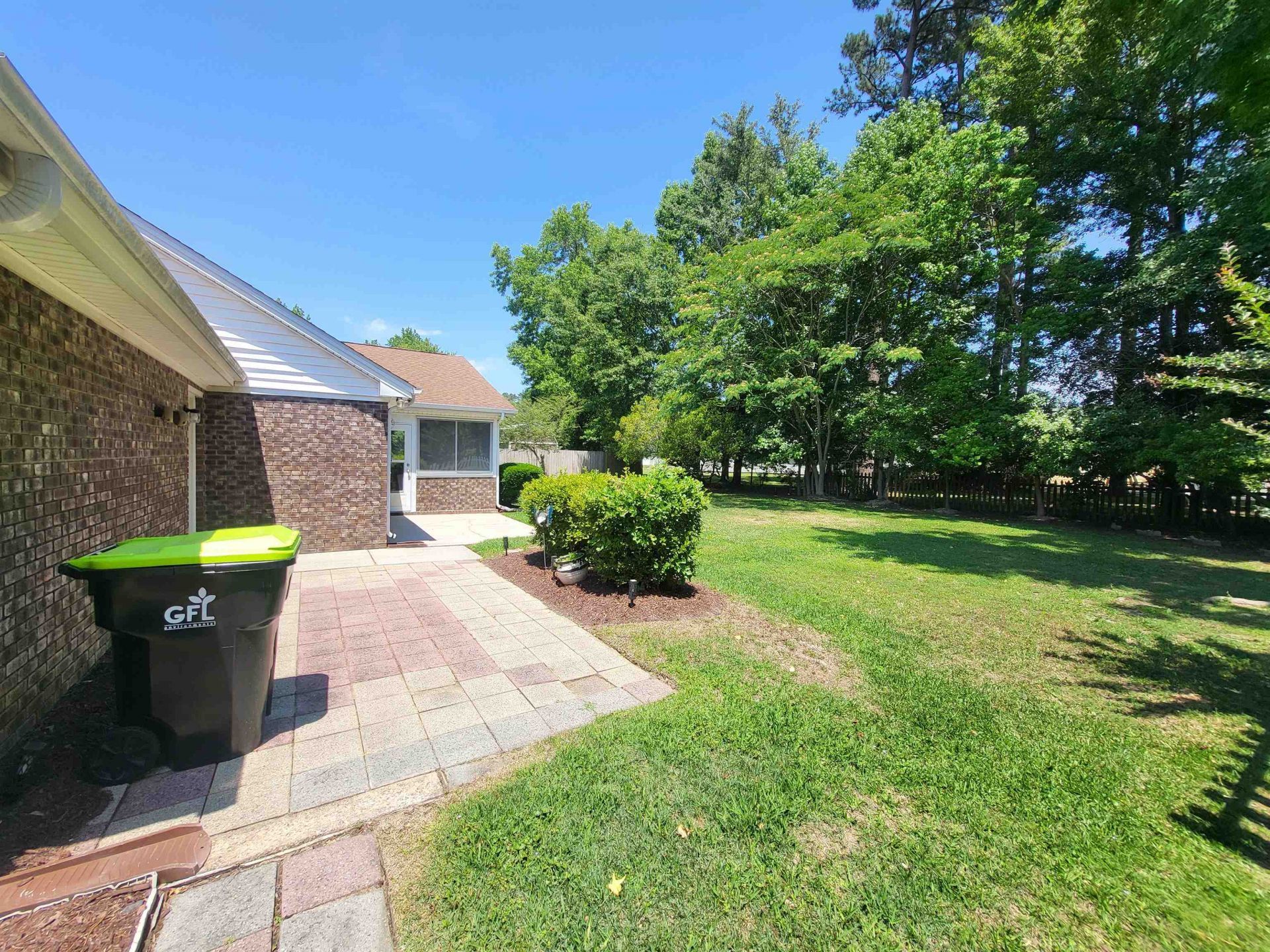 404 Ashwood Ln.  Photo 5