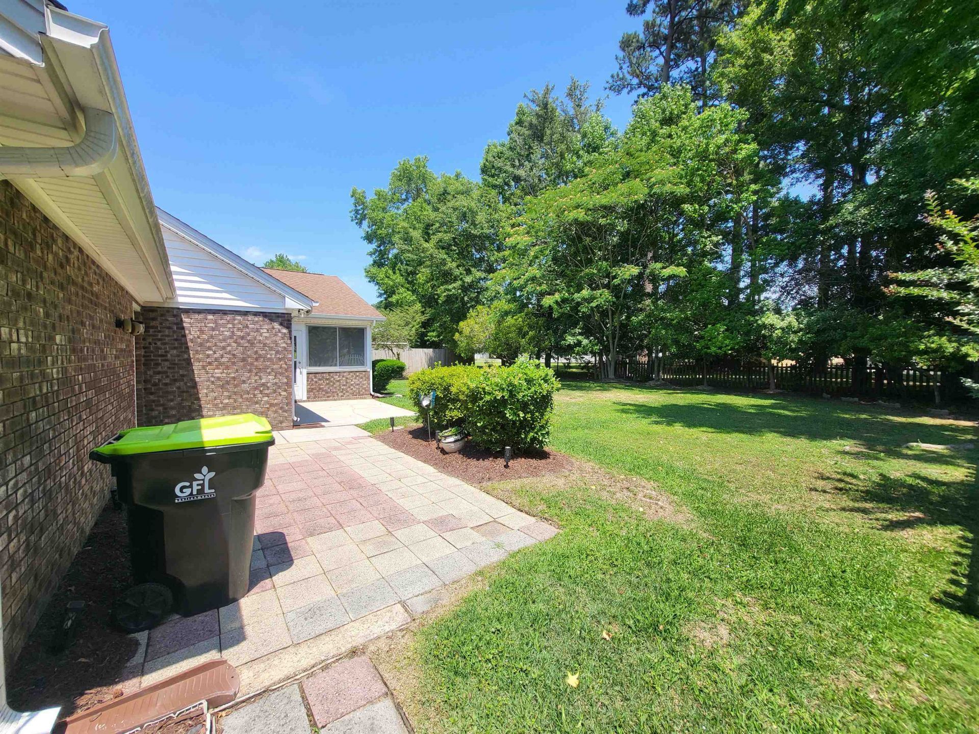 404 Ashwood Ln.  Photo 6