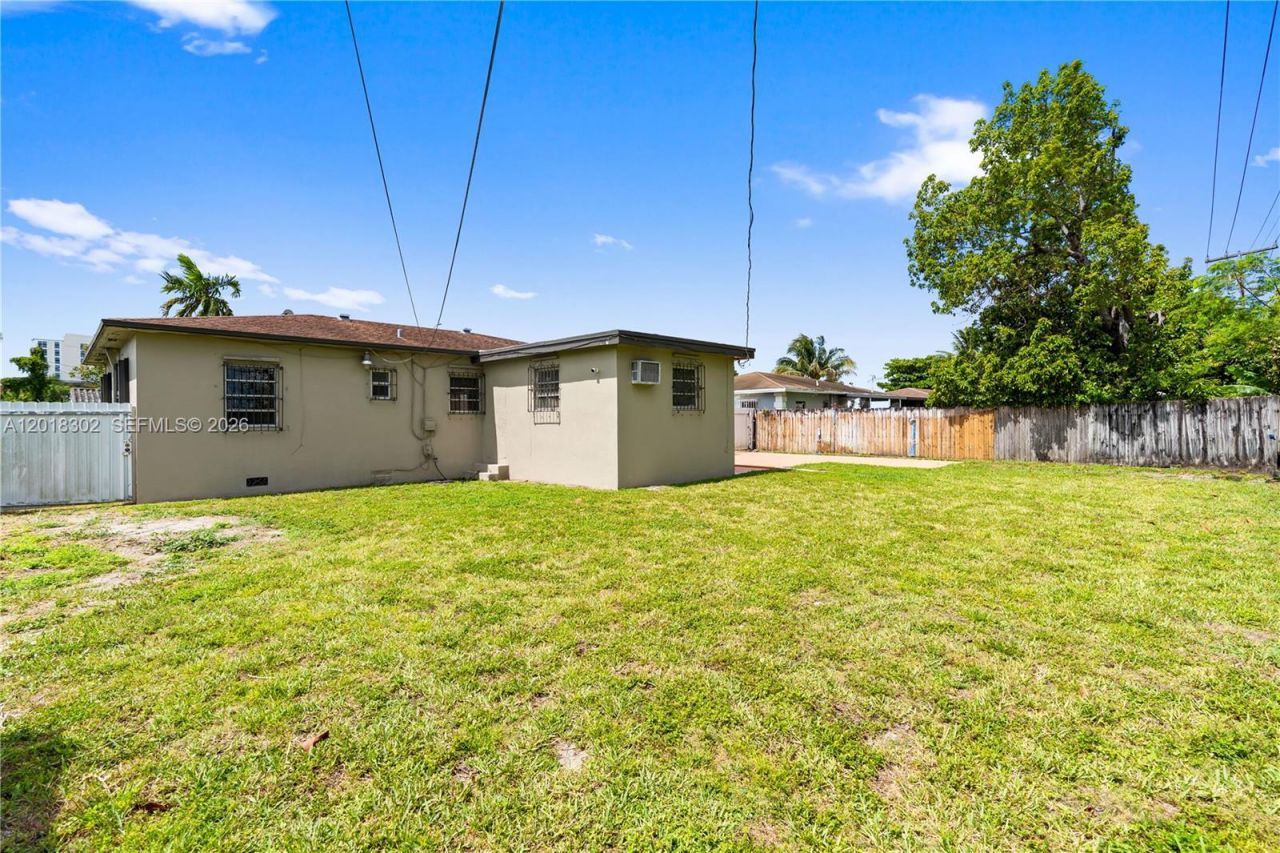 3155 NW 81st Ter , Miami, FL 33147 Photo