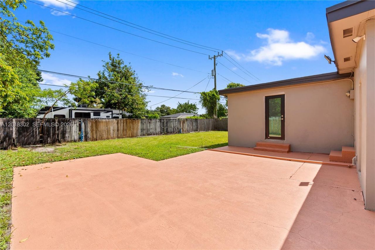 3155 NW 81st Ter , Miami, FL 33147 Photo