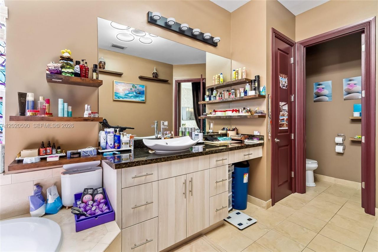 5703 N Sterling Ranch Dr, Davie, FL 33314 Photo