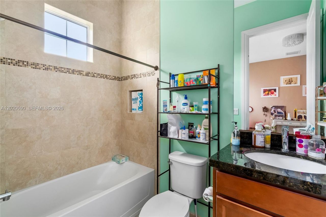 5703 N Sterling Ranch Dr, Davie, FL 33314 Photo