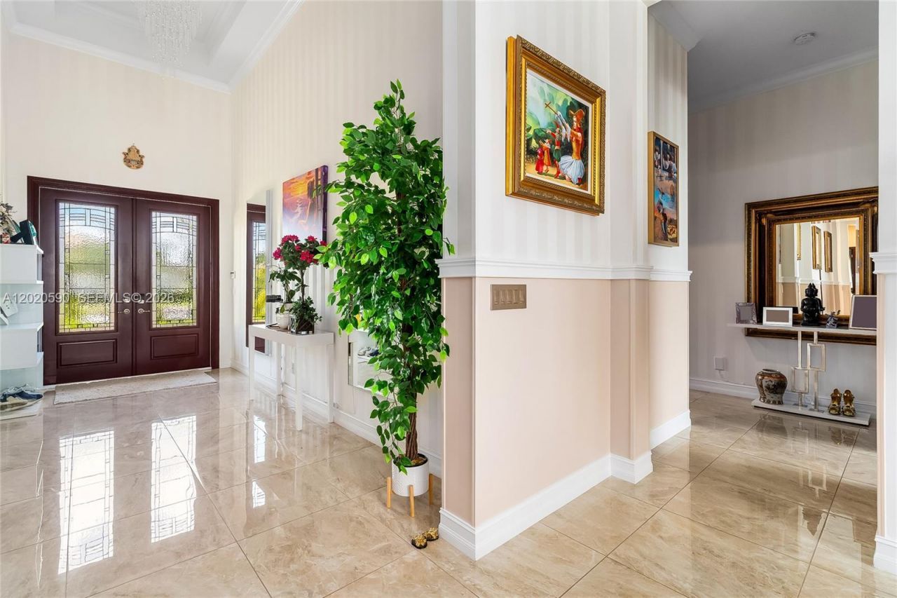 5703 N Sterling Ranch Dr, Davie, FL 33314 Photo