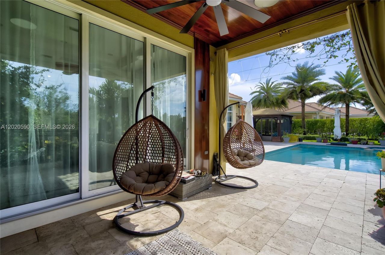5703 N Sterling Ranch Dr, Davie, FL 33314 Photo