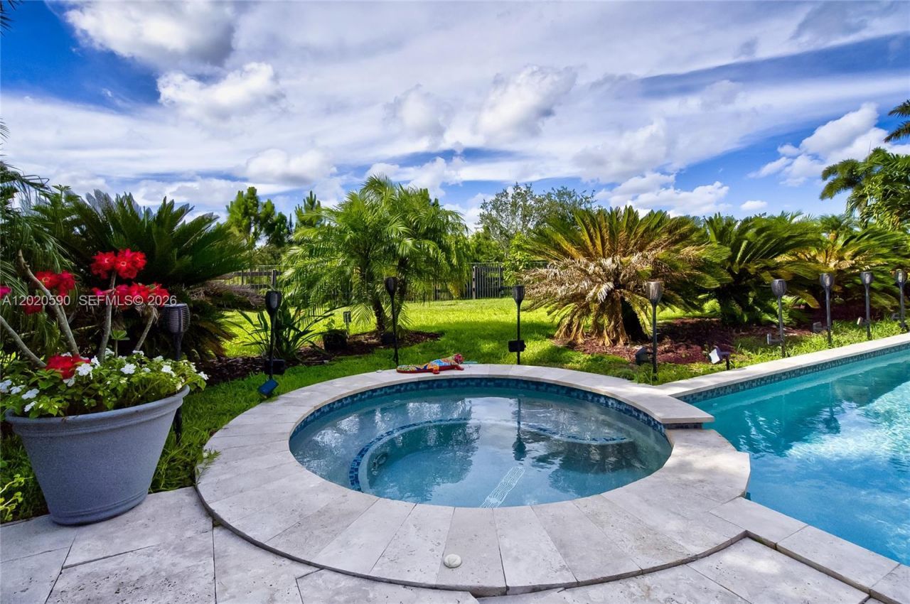 5703 N Sterling Ranch Dr, Davie, FL 33314 Photo