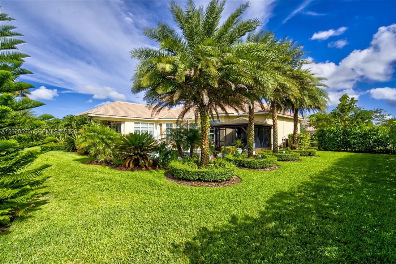 5703 N Sterling Ranch Dr, Davie, FL 33314 Photo