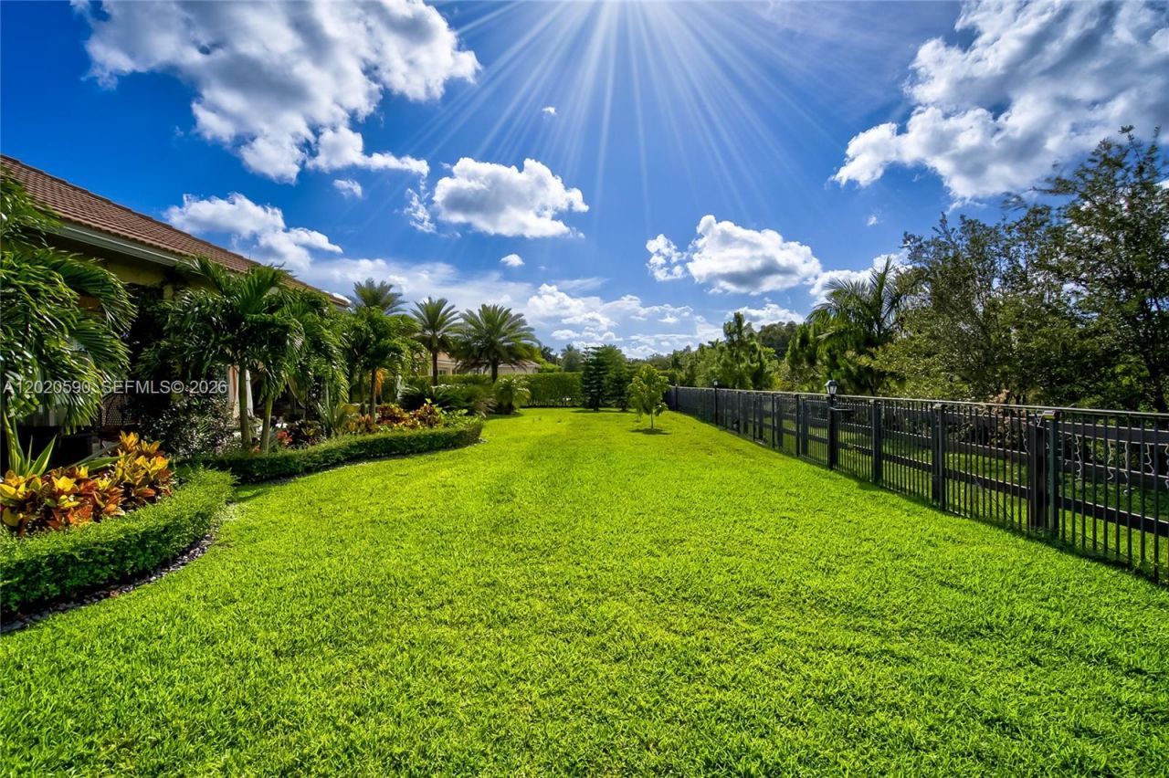 5703 N Sterling Ranch Dr, Davie, FL 33314 Photo