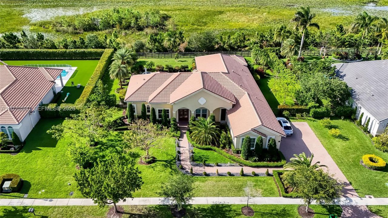 5703 N Sterling Ranch Dr, Davie, FL 33314 Photo