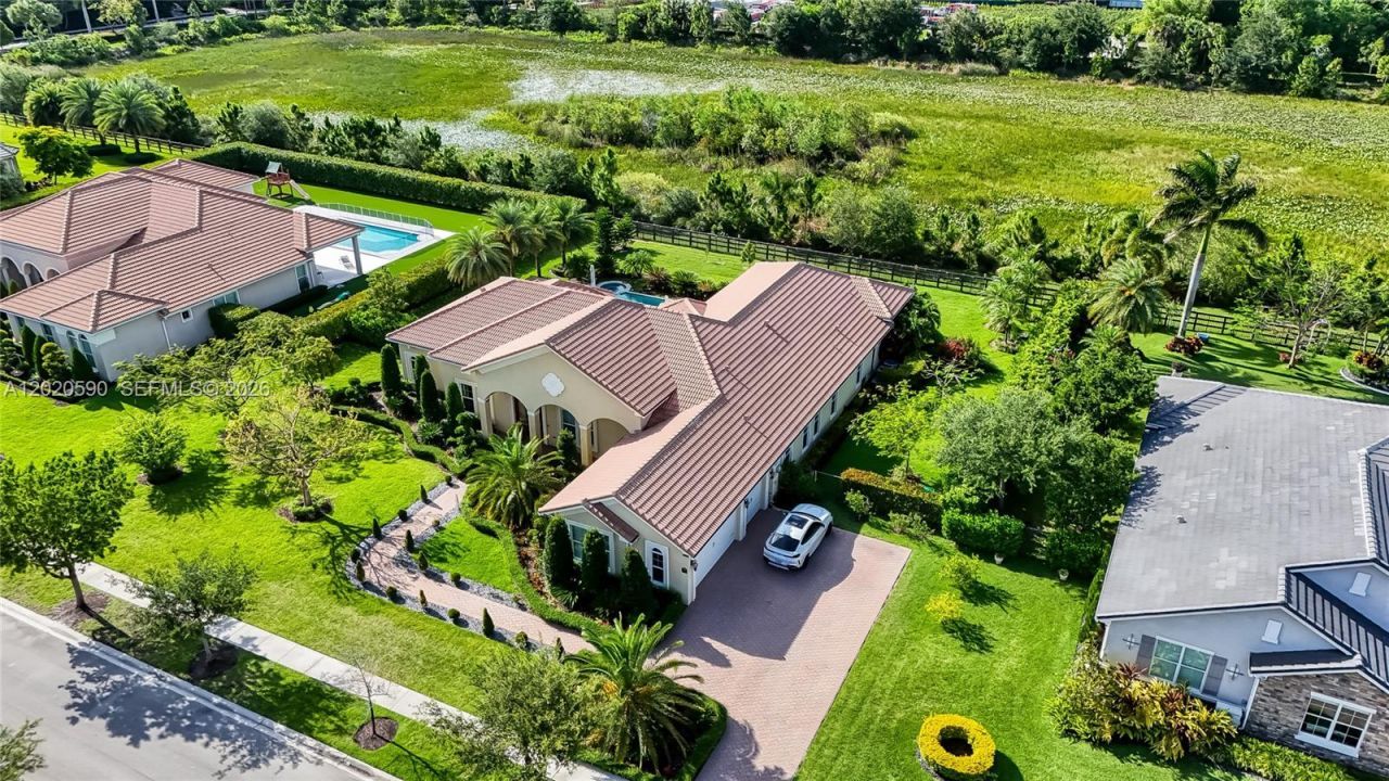 5703 N Sterling Ranch Dr, Davie, FL 33314 Photo