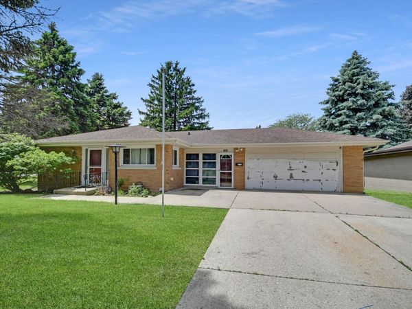 801 N Alann Drive , Joliet, IL 60435