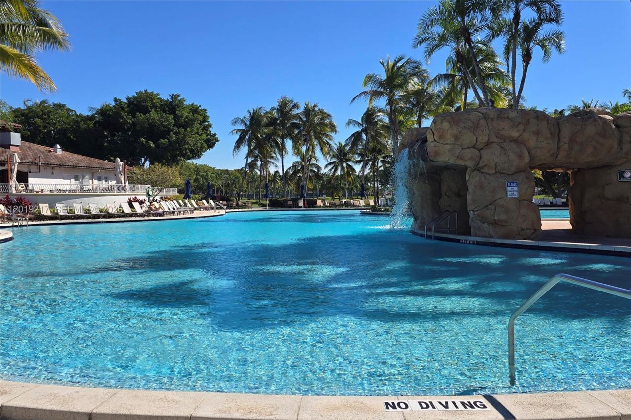 10720 NW 66th St, Unit 308, Doral, FL 33178 Photo