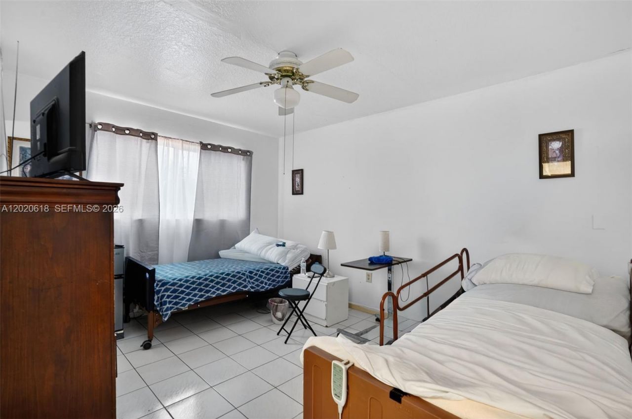 7100 NW 1st Ter , Miami, FL 33126 Photo