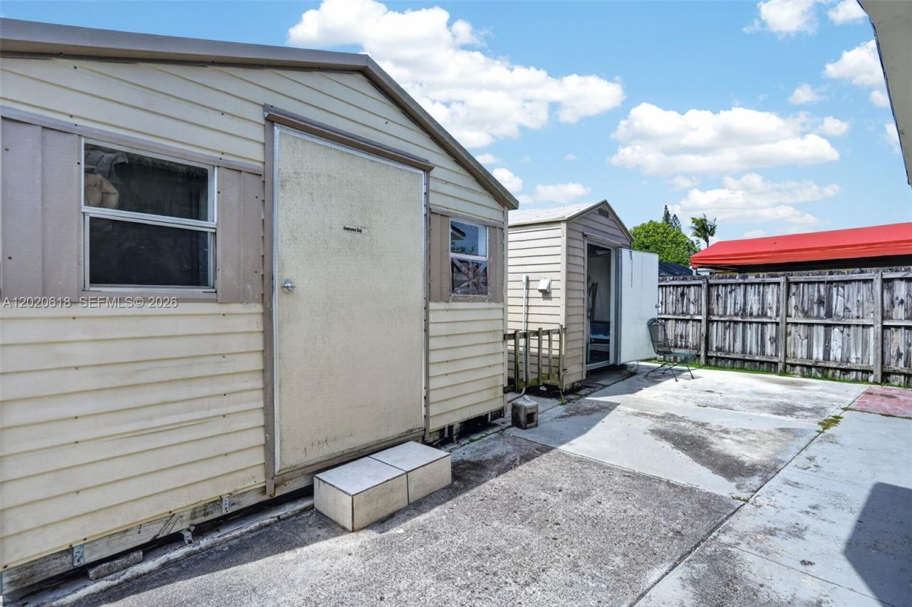 7100 NW 1st Ter , Miami, FL 33126 Photo