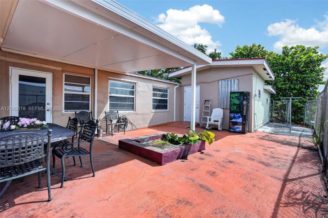 7100 NW 1st Ter , Miami, FL 33126 Photo