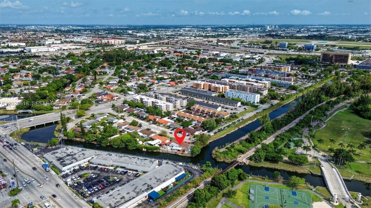 7100 NW 1st Ter , Miami, FL 33126 Photo
