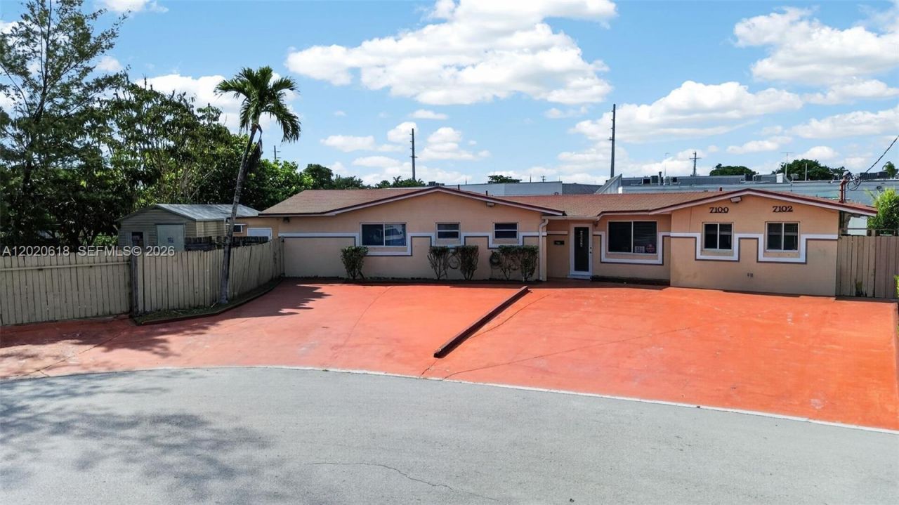 7100 NW 1st Ter , Miami, FL 33126 Photo
