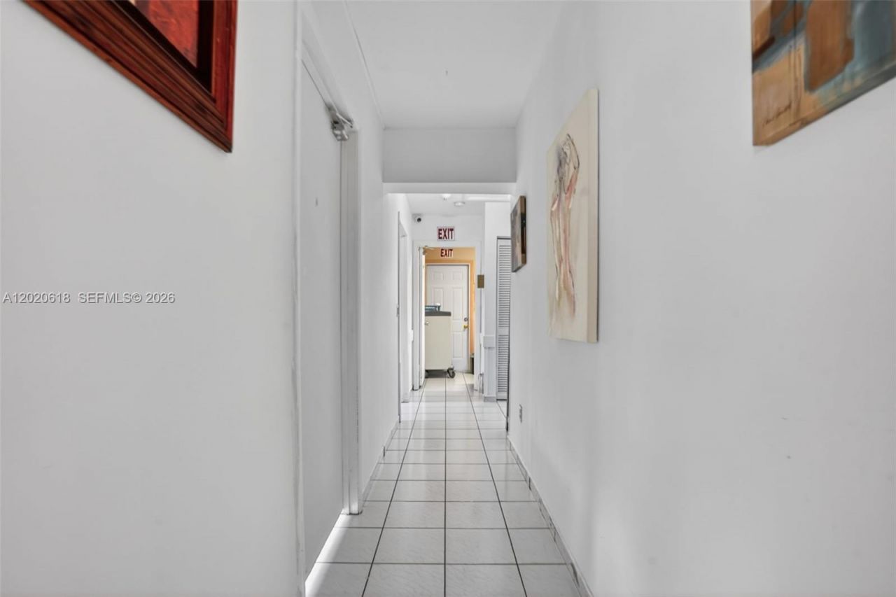 7100 NW 1st Ter , Miami, FL 33126 Photo
