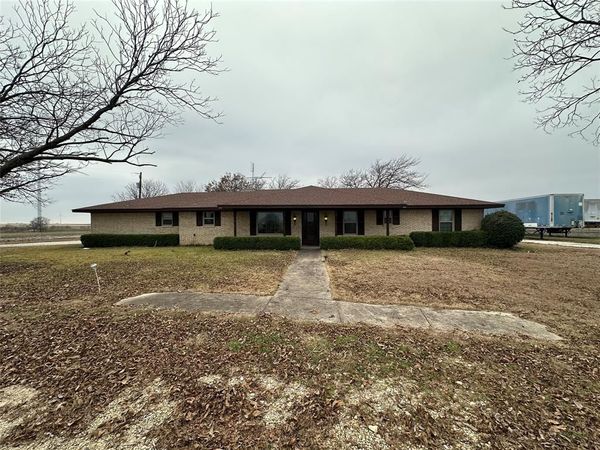 1477 Hcr 3242, Mount Calm, TX 76673