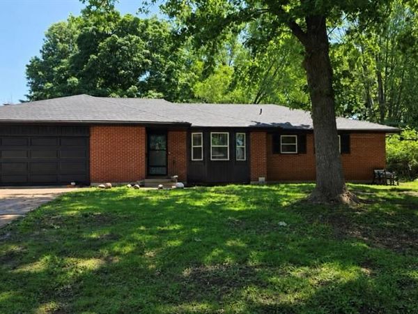 8951 Rene Street, Lenexa, KS 66215