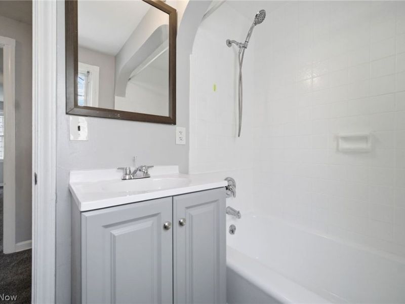 4438 Baintree Road , University Heights, OH 44118 Photo 21