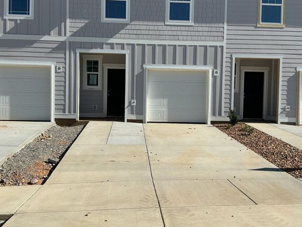 220 Darlington Dr , Dickson, TN 37055