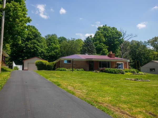 4008 Bosart Road , Springfield, OH 45503