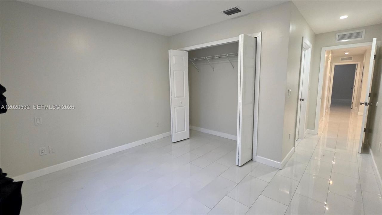 1068 NW 112th St , Unit 1068, Miami, FL 33168 Photo