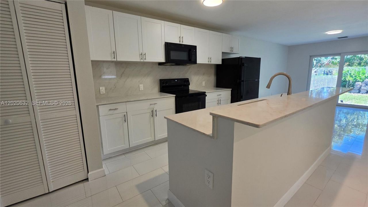 1068 NW 112th St , Unit 1068, Miami, FL 33168 Photo