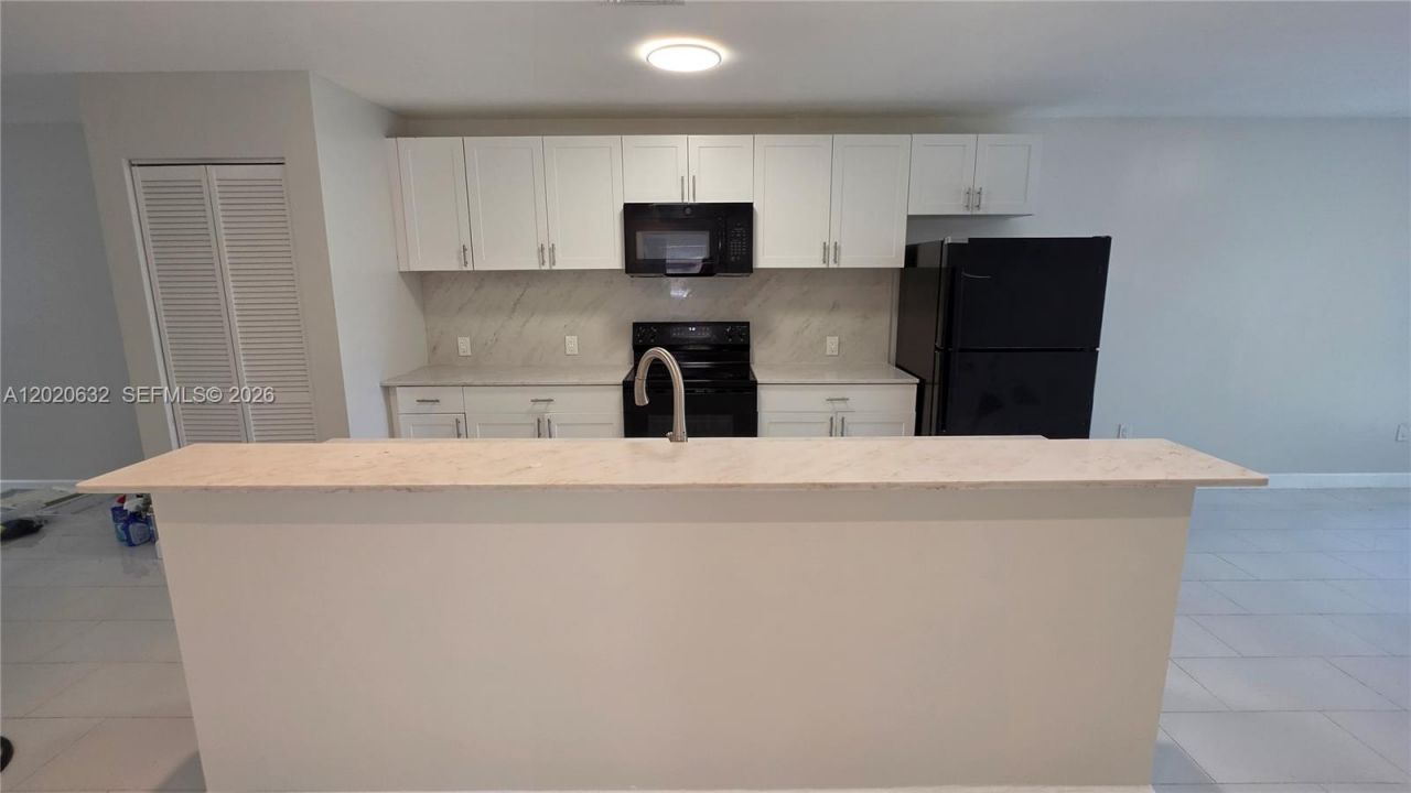 1068 NW 112th St , Unit 1068, Miami, FL 33168 Photo